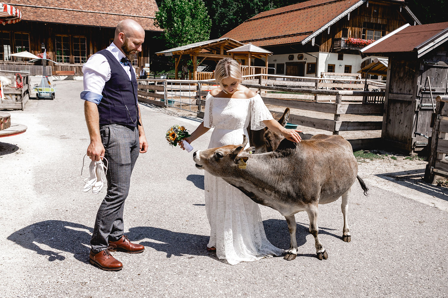 Die traumhafte Hochzeit von Ricarda und Georg auf Gut Aiderbichl inmitten der geretteten Tiere